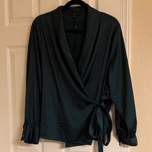 MissguidedWomen’s Dark GRN Wrap Blouse Size Medium Polyester satin long sleeve
